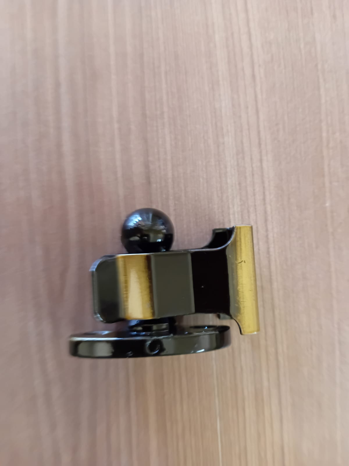 PRENDEDOR, FIXADOR PARA PORTA BOLA OXIDADO - Imagem 2