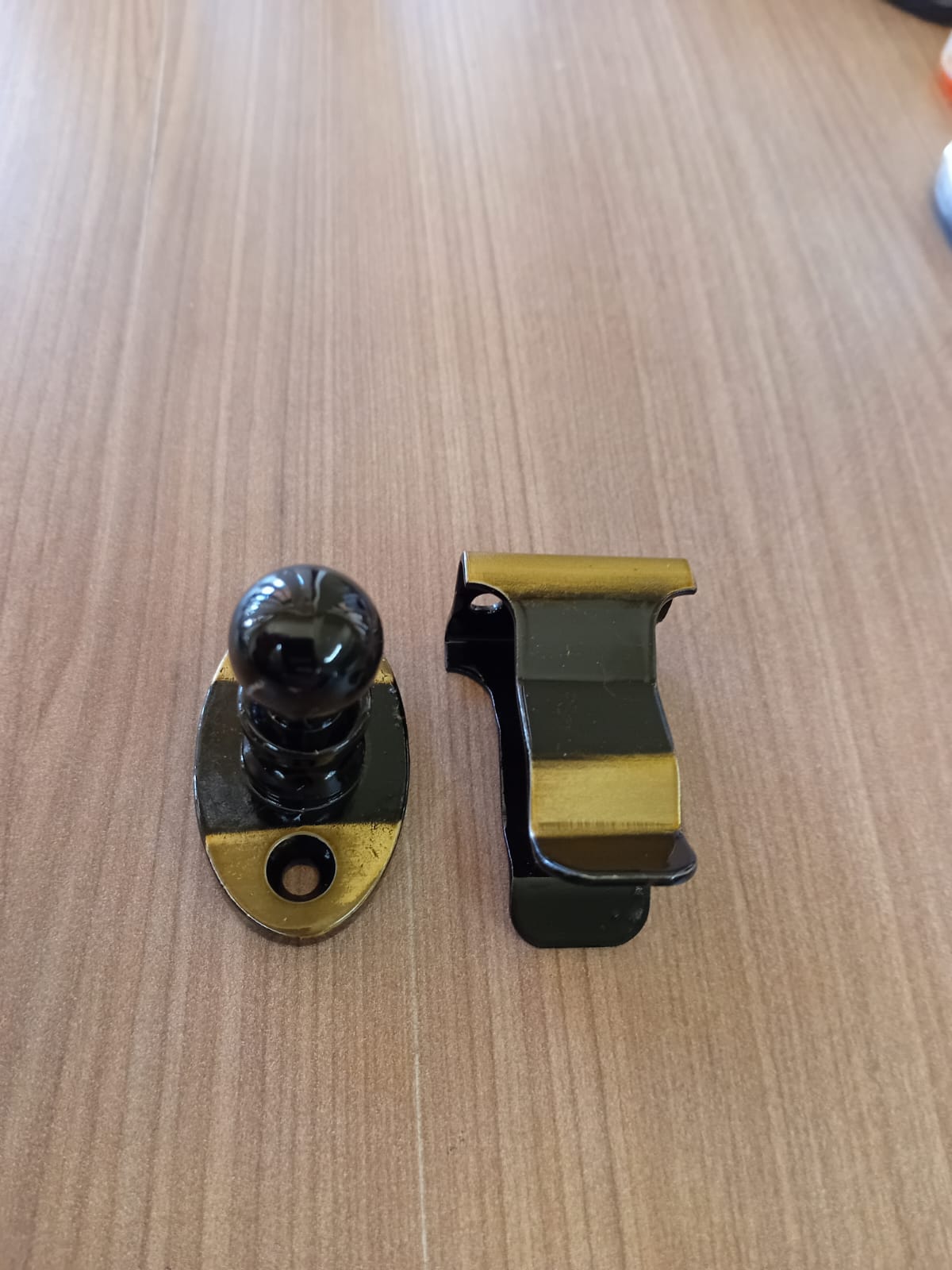 PRENDEDOR, FIXADOR PARA PORTA BOLA OXIDADO - Imagem 3